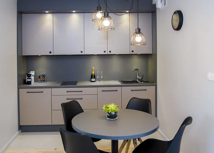 Family Homes - Sonoma Apartment *