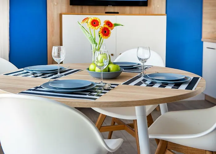 Family Homes - Sonoma Apartment *